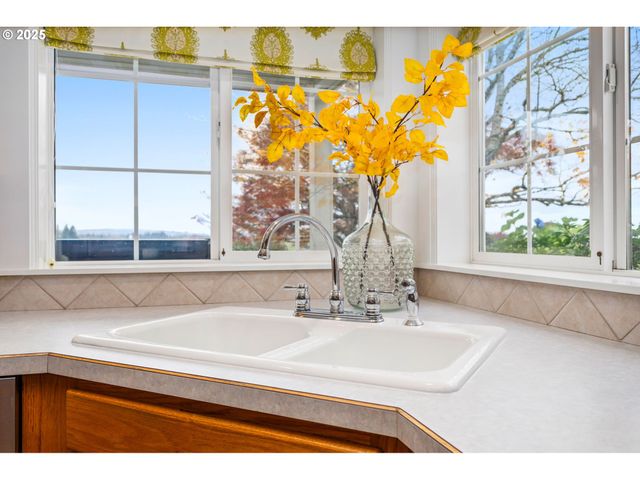 2775 FOXHAVEN Dr Se, Salem, OR 97306