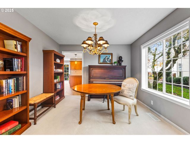 2775 FOXHAVEN Dr Se, Salem, OR 97306