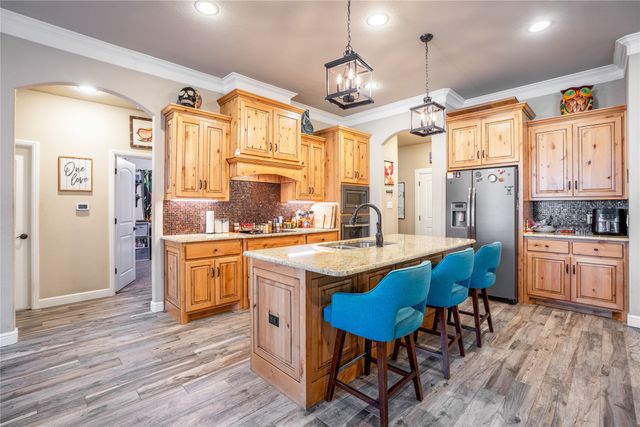 8825 Sundance Place Court, Granbury, TX 76049