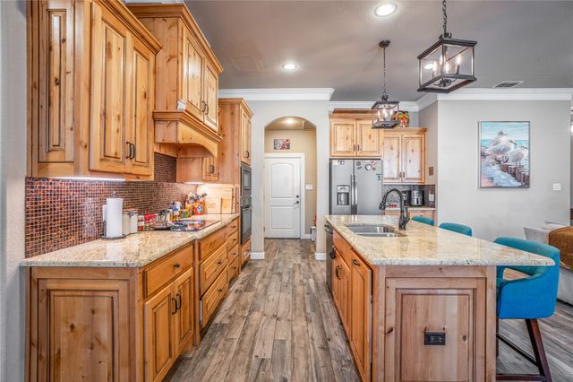 8825 Sundance Place Court, Granbury, TX 76049