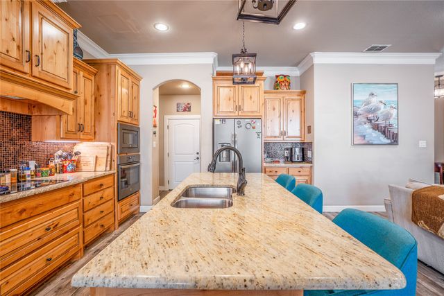 8825 Sundance Place Court, Granbury, TX 76049