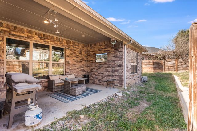 8825 Sundance Place Court, Granbury, TX 76049