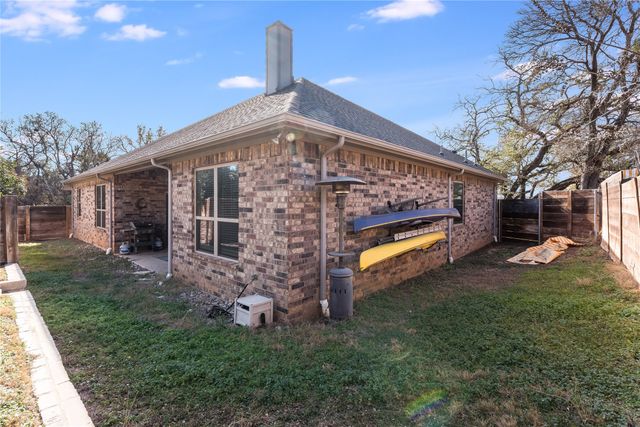 8825 Sundance Place Court, Granbury, TX 76049