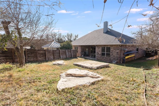 8825 Sundance Place Court, Granbury, TX 76049