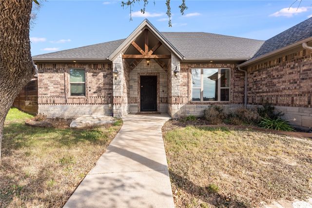 8825 Sundance Place Court, Granbury, TX 76049