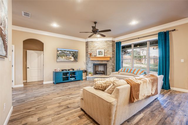 8825 Sundance Place Court, Granbury, TX 76049