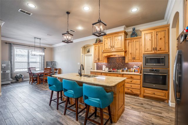 8825 Sundance Place Court, Granbury, TX 76049