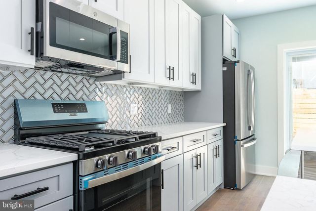 2202 E HUNTINGDON ST, Philadelphia, PA 19125