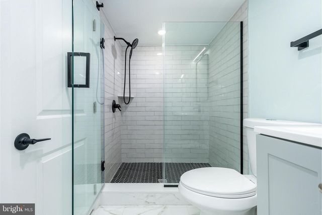 2202 E HUNTINGDON ST, Philadelphia, PA 19125