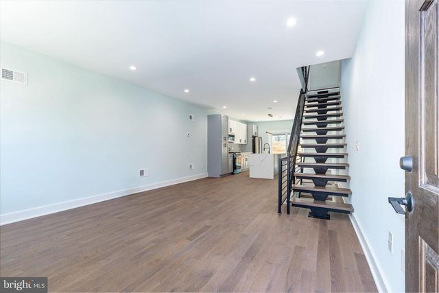 2202 E HUNTINGDON ST, Philadelphia, PA 19125