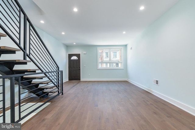 2202 E HUNTINGDON ST, Philadelphia, PA 19125