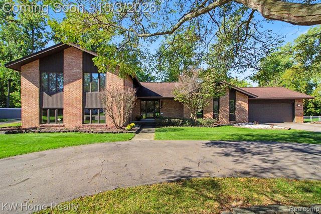 23433 Riverview Drive, Southfield, MI 48034