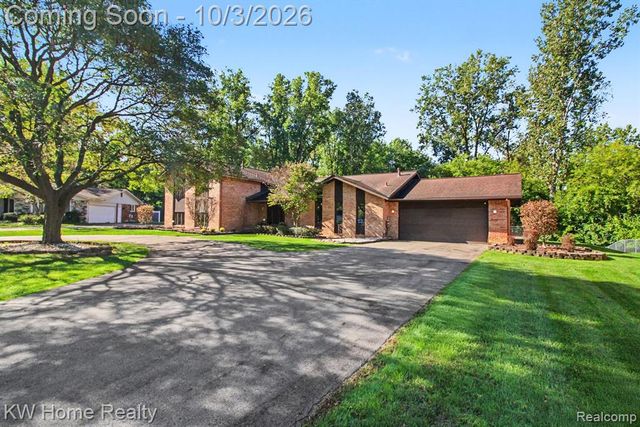 23433 Riverview Drive, Southfield, MI 48034
