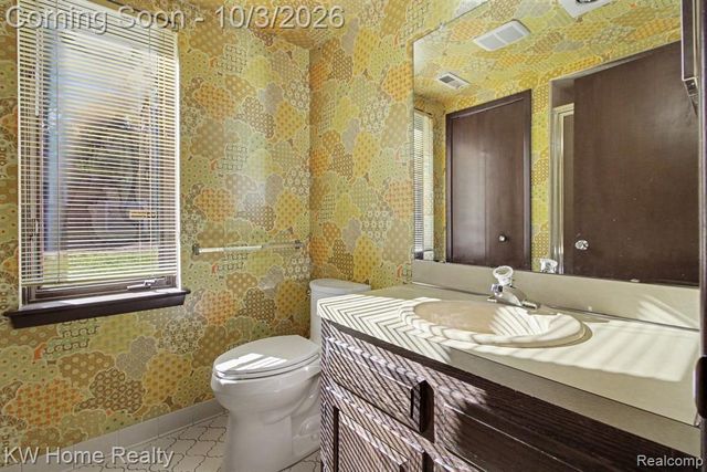 23433 Riverview Drive, Southfield, MI 48034