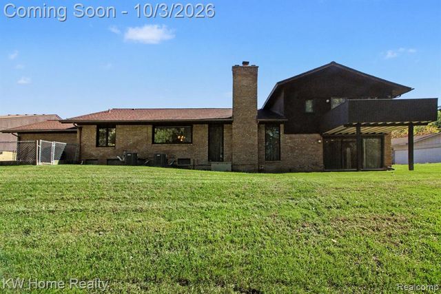 23433 Riverview Drive, Southfield, MI 48034
