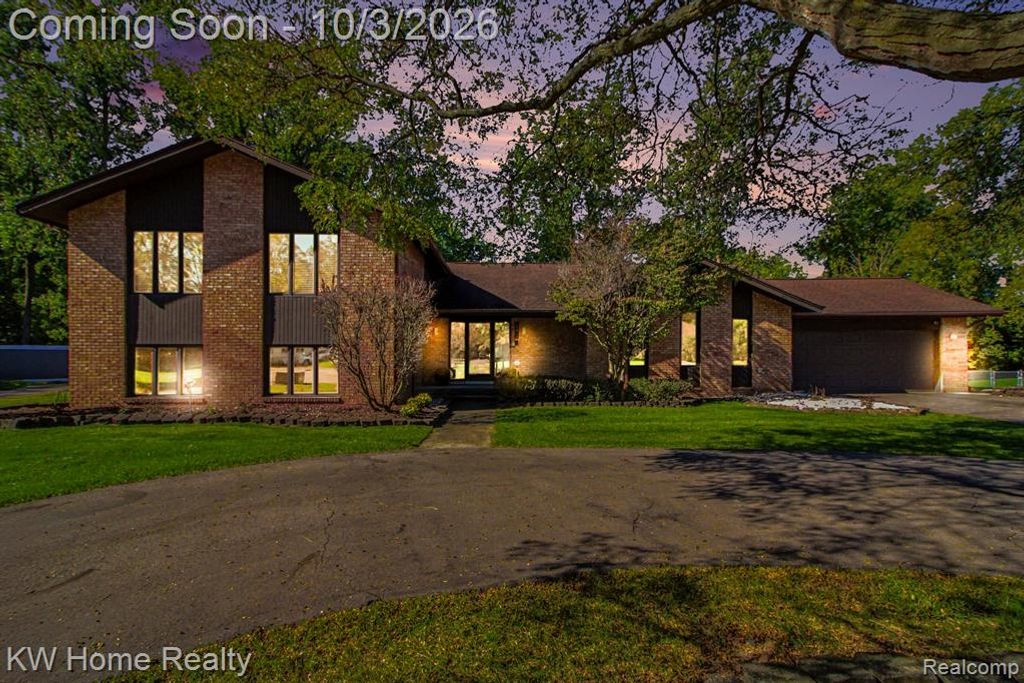 23433 Riverview Drive, Southfield, MI 48034