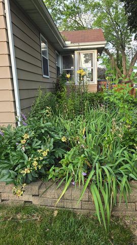 8214 32nd Place N, Crystal, MN 55427