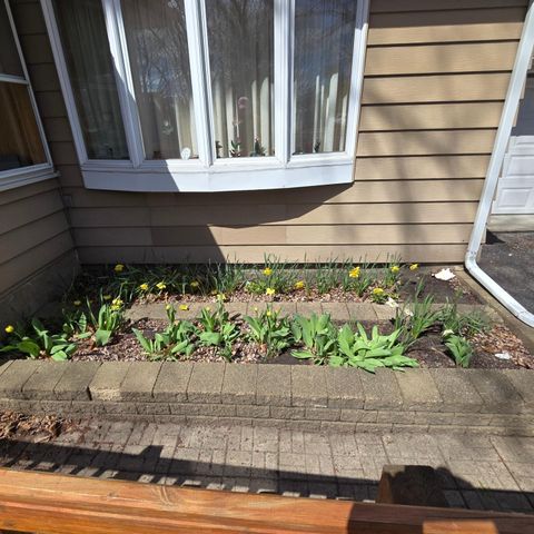 8214 32nd Place N, Crystal, MN 55427