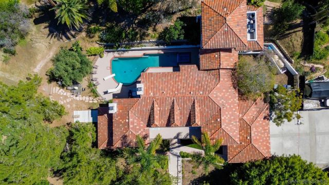 1696 Gil Way, Vista, CA 92084