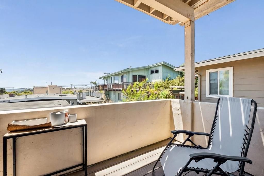 Image 22 of property listing at 423 Hillcrest Drive, Aptos, CA 95003