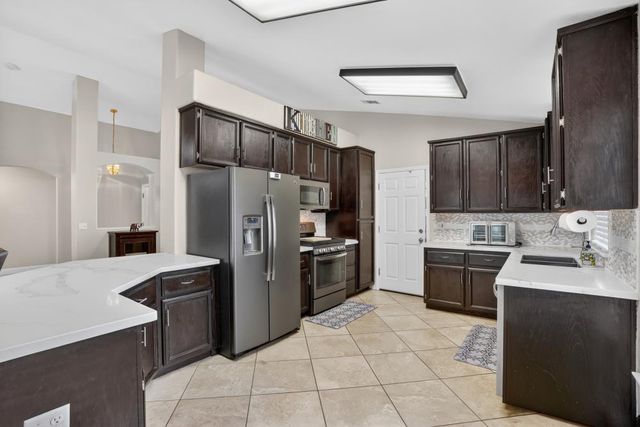 1021 Marina Bay Ct, Galt, CA 95632