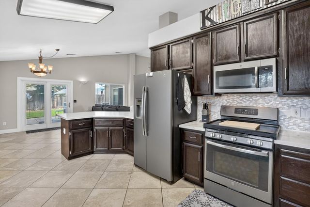 1021 Marina Bay Ct, Galt, CA 95632