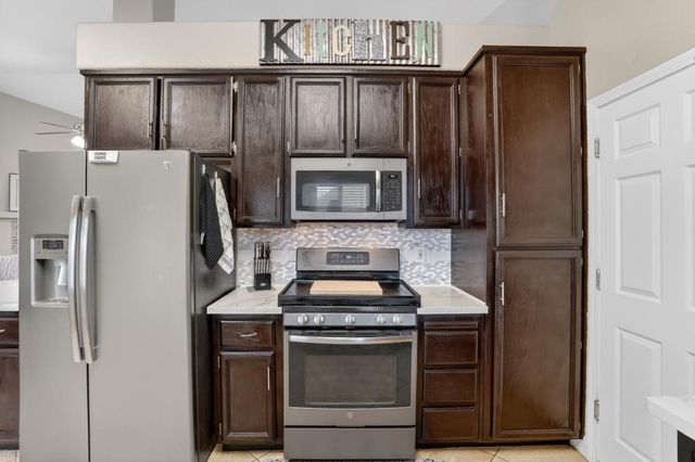 1021 Marina Bay Ct, Galt, CA 95632