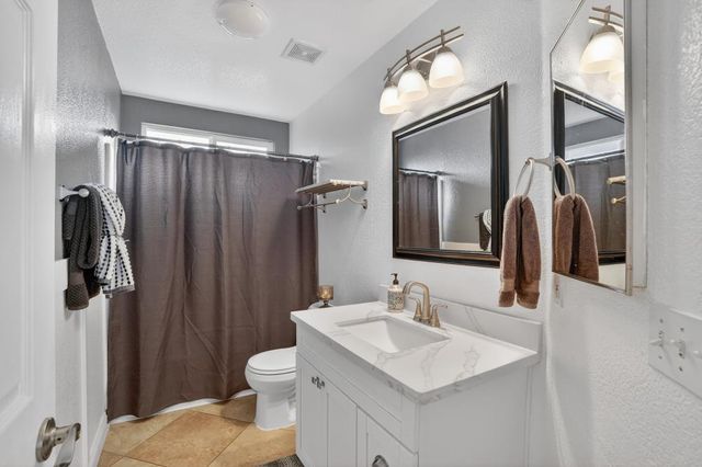 1021 Marina Bay Ct, Galt, CA 95632