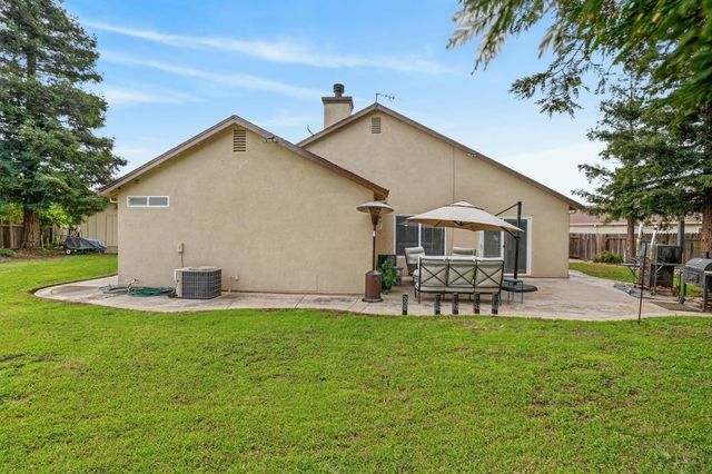 1021 Marina Bay Ct, Galt, CA 95632