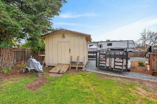 1021 Marina Bay Ct, Galt, CA 95632