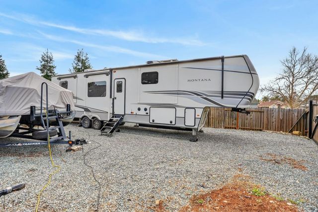 1021 Marina Bay Ct, Galt, CA 95632