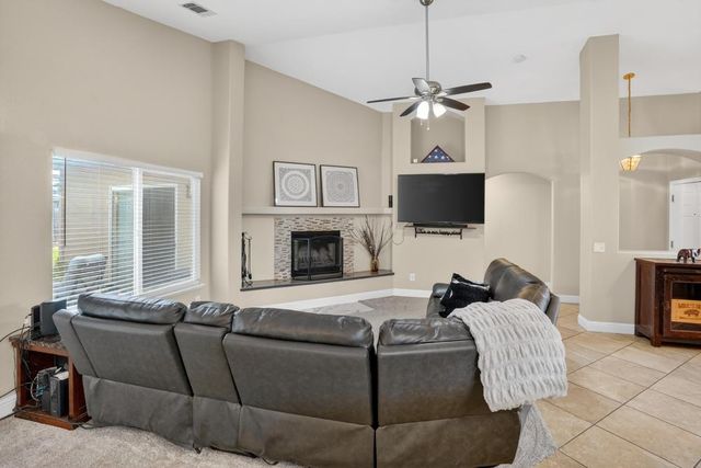 1021 Marina Bay Ct, Galt, CA 95632