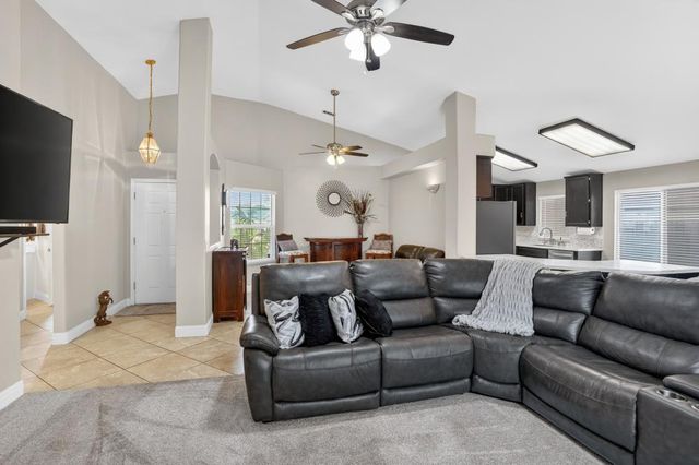 1021 Marina Bay Ct, Galt, CA 95632