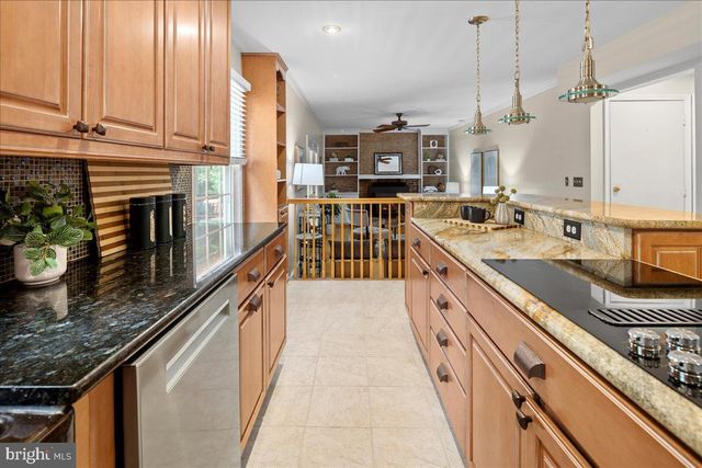 12518 HEDGES RUN DR, Woodbridge, VA 22192