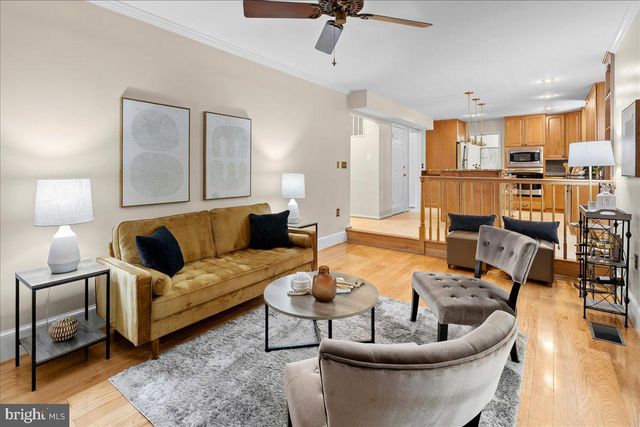 12518 HEDGES RUN DR, Woodbridge, VA 22192