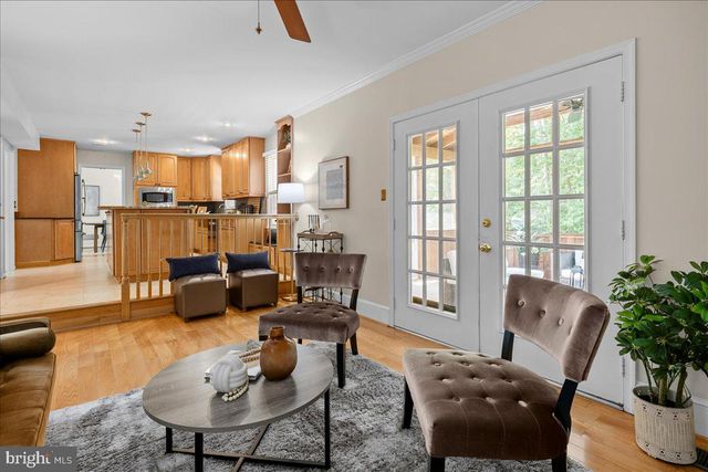 12518 HEDGES RUN DR, Woodbridge, VA 22192