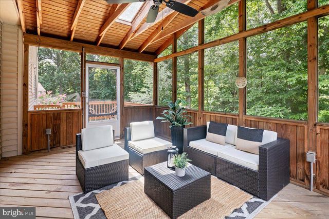 12518 HEDGES RUN DR, Woodbridge, VA 22192