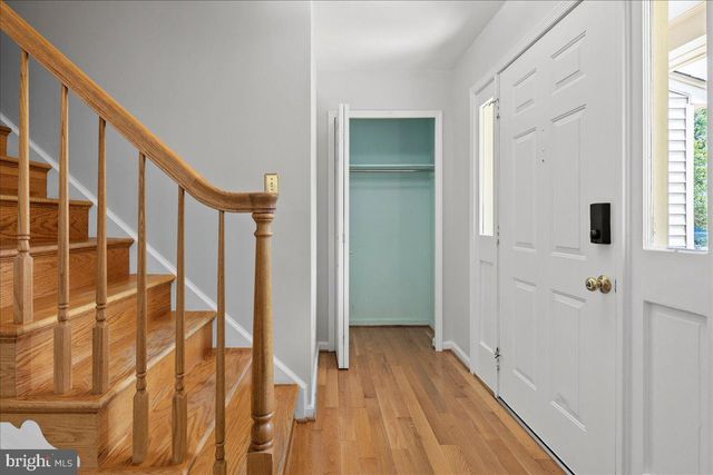 12518 HEDGES RUN DR, Woodbridge, VA 22192