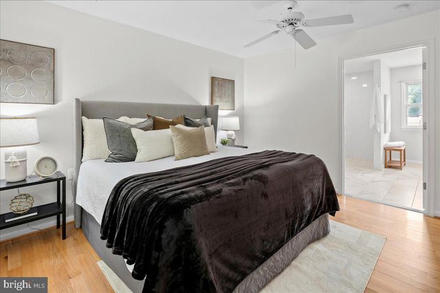 12518 HEDGES RUN DR, Woodbridge, VA 22192