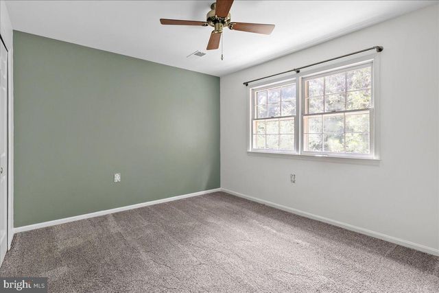 12518 HEDGES RUN DR, Woodbridge, VA 22192
