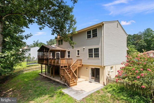 12518 HEDGES RUN DR, Woodbridge, VA 22192