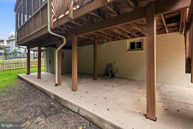12518 HEDGES RUN DR, Woodbridge, VA 22192