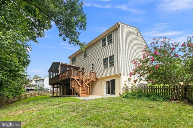 12518 HEDGES RUN DR, Woodbridge, VA 22192