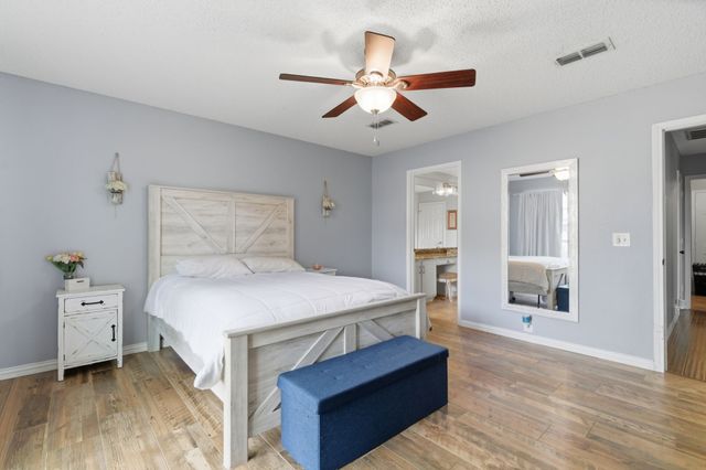 313 Georgian Oak Court, Lake Dallas, TX 75065