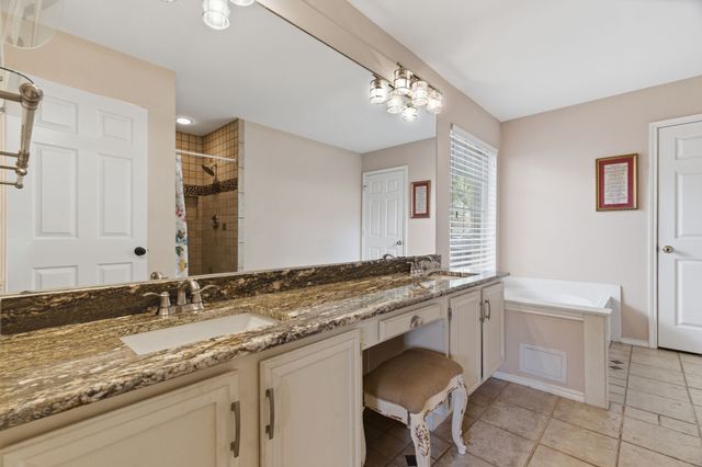 313 Georgian Oak Court, Lake Dallas, TX 75065