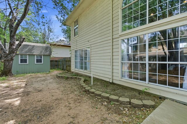 313 Georgian Oak Court, Lake Dallas, TX 75065