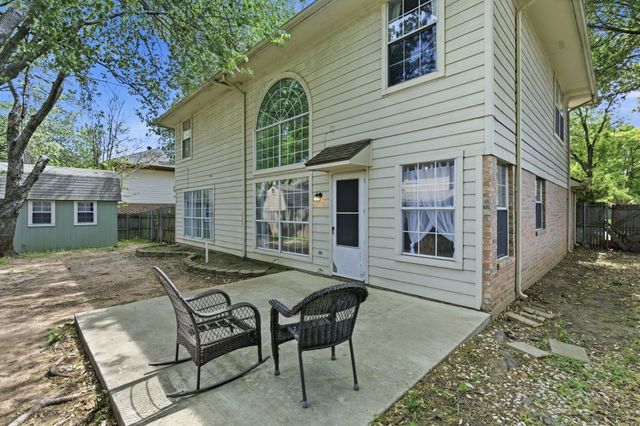 313 Georgian Oak Court, Lake Dallas, TX 75065