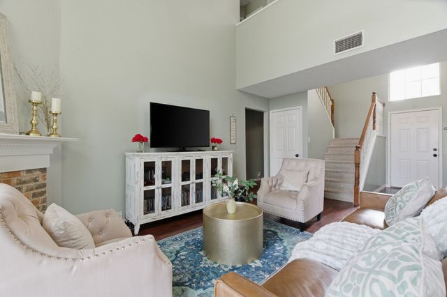 313 Georgian Oak Court, Lake Dallas, TX 75065