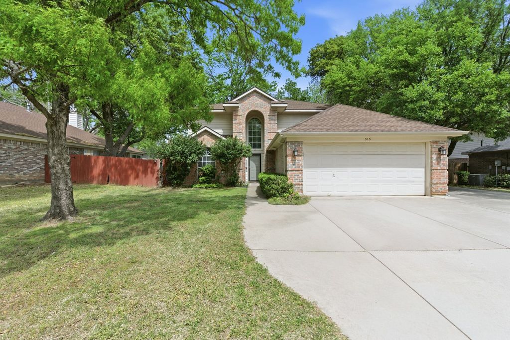 313 Georgian Oak Court, Lake Dallas, TX 75065