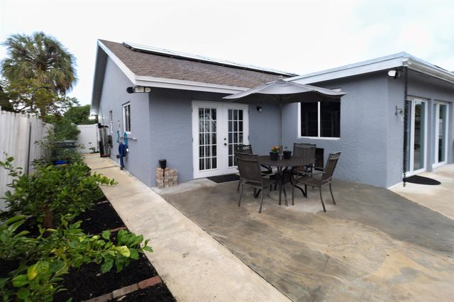 23287 SW 60th Avenue, Boca Raton, FL 33428